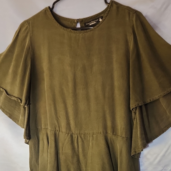 Serene Bohemian Olive Green Flutter Sleeve Blouse - Picture 6 of 10